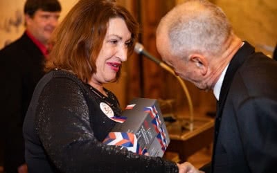 Miluše Horská předala ocenění ÚSTR za hájení svobody a demokracie