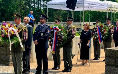 Připomínka obětí heydrichiády na Zámečku